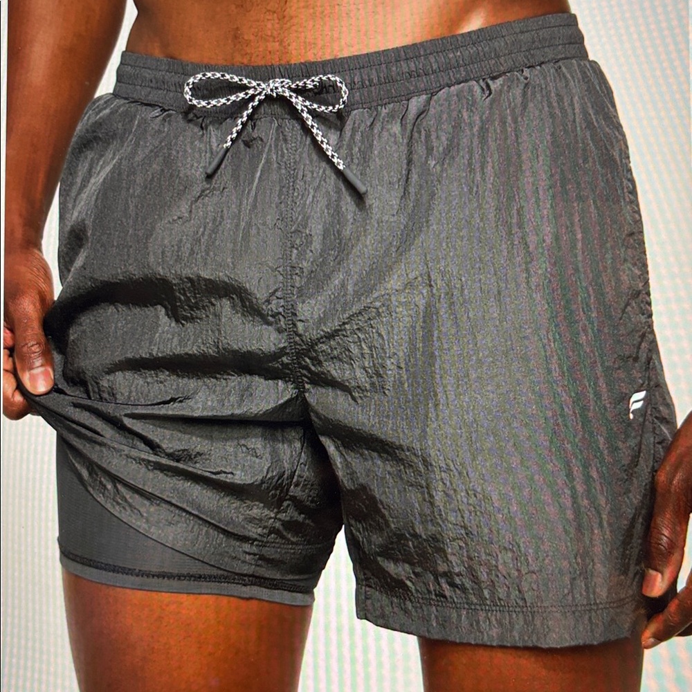 Fabletics 5” Lightweight Crinkle Swim Trunk in Onyx Mens Sz. Large - NWT